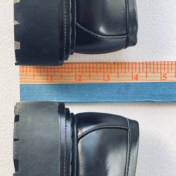 H&M Loafers Womens 6.5 Black Leather Gold Chain Lug Soles Chunky Platform Boho - Picture 7 of 7